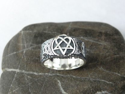 Heartagram Wedding Ring ideas | H.I.M. | His Infernal Majesty | Ville Valo | Funeral of Hearts | Love Metal | gothic rock | himsters | HIMband | Join Me In Death
