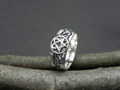 Heartagram Wedding Ring ideas | H.I.M. | His Infernal Majesty | Ville Valo | Funeral of Hearts | Love Metal | gothic rock | himsters | HIMband | Join Me In Death