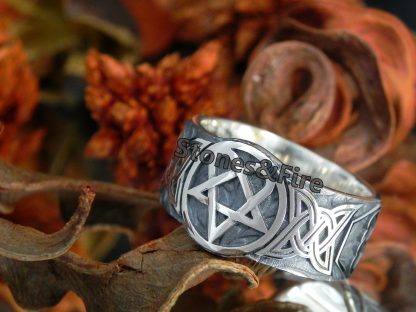 Heartagram Wedding Ring ideas | H.I.M. | His Infernal Majesty | Ville Valo | Funeral of Hearts | Love Metal | gothic rock | himsters | HIMband | Join Me In Death